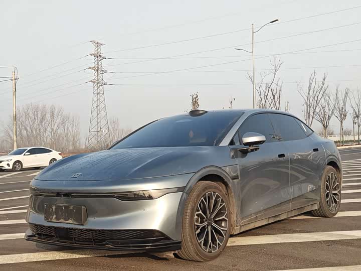 Фото 1 - Zeekr 007