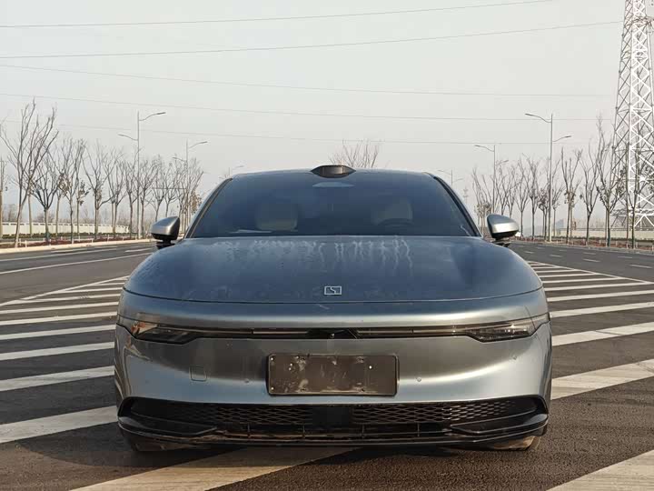 Фото 2 - Zeekr 007