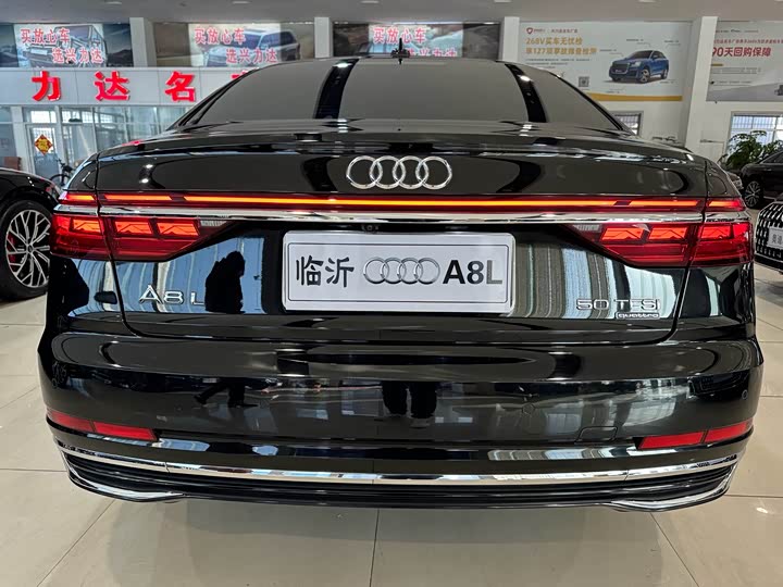 Фото 4 - Audi A8