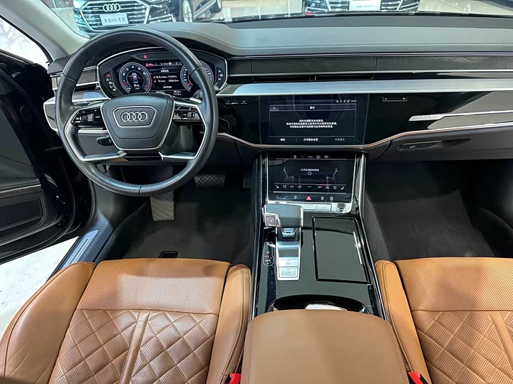 Фото 5 - Audi A8