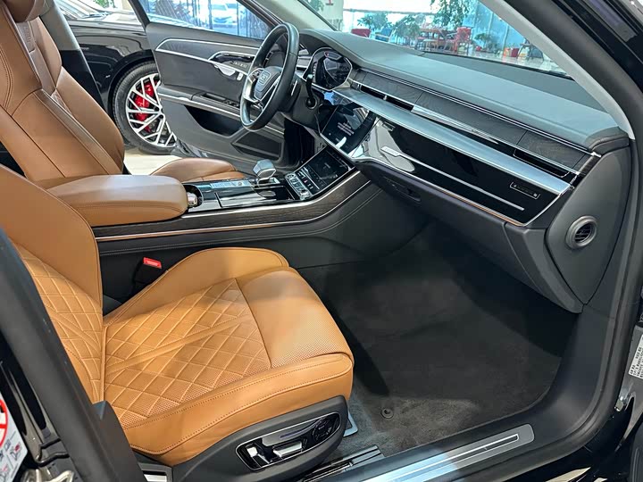 Фото 6 - Audi A8