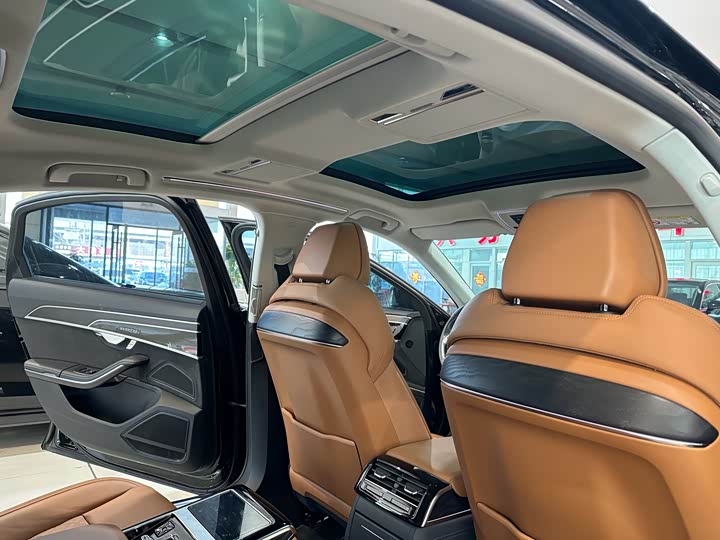 Фото 9 - Audi A8