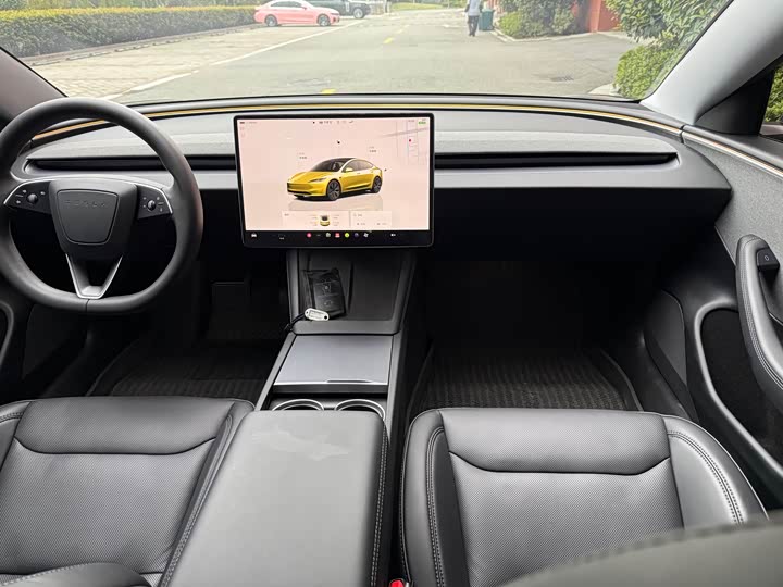 Фото 6 - Tesla Model 3