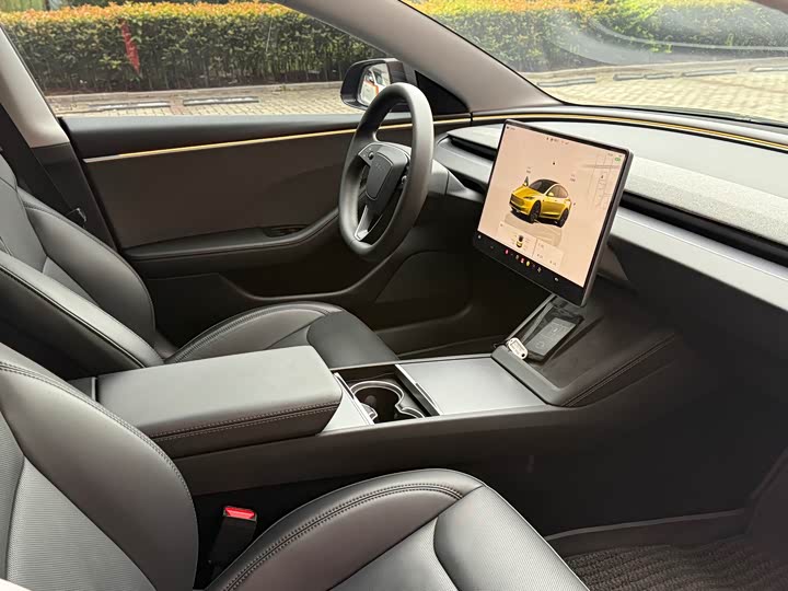 Фото 7 - Tesla Model 3