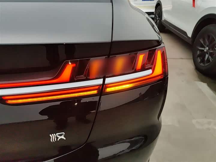 Фото 8 - BYD Han