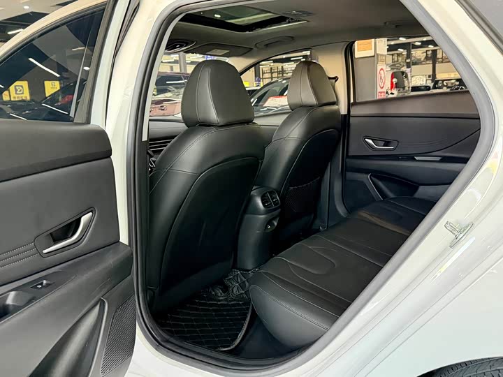 Фото 5 - Hyundai Elantra N line