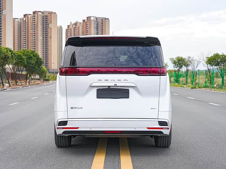 Фото 7 - Denza D9