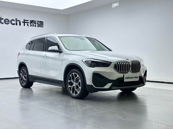 Фото 8 - BMW X1