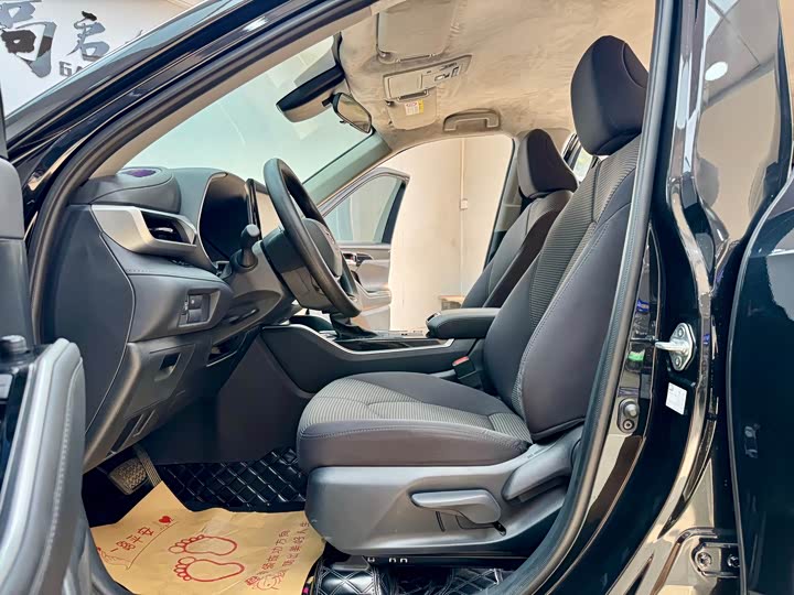 Фото 5 - Toyota Highlander