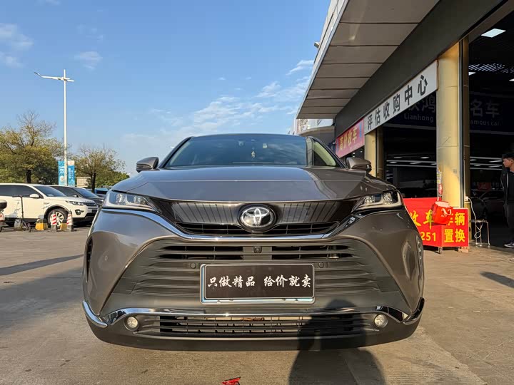 Фото 3 - Toyota Harrier