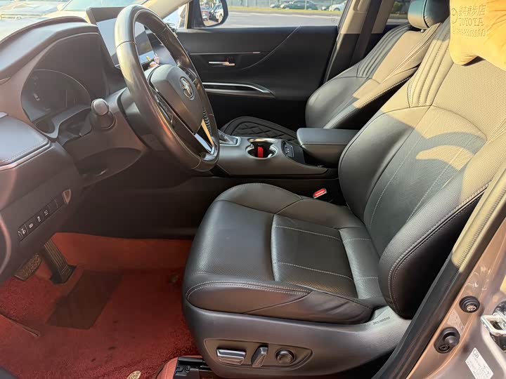 Фото 4 - Toyota Harrier