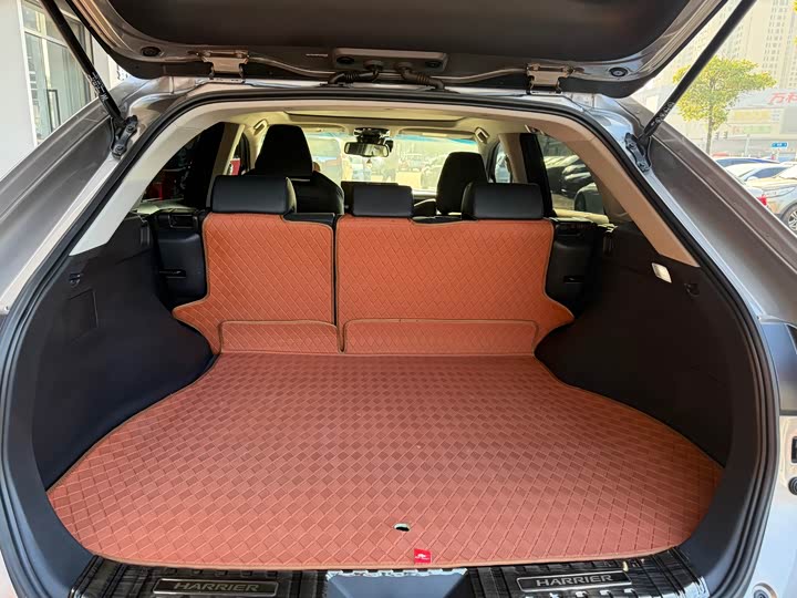 Фото 9 - Toyota Harrier