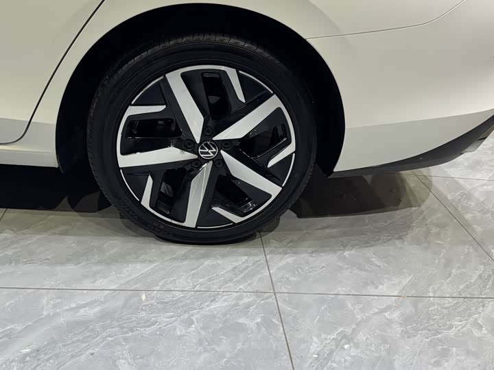 Фото 8 - Volkswagen Lamando L