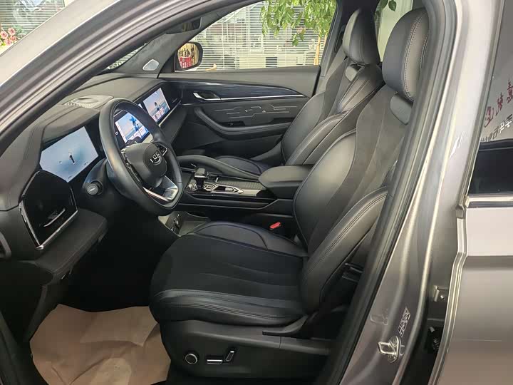 Фото 6 - Geely Monjaro