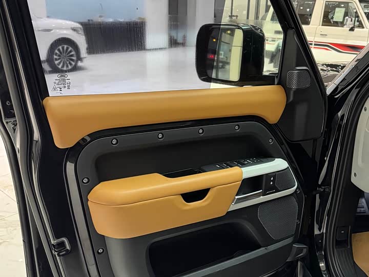 Фото 4 - Land Rover Defender