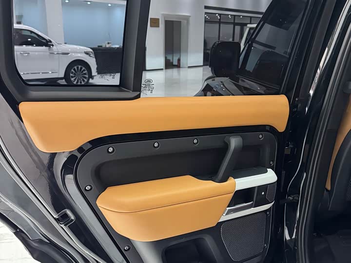 Фото 9 - Land Rover Defender