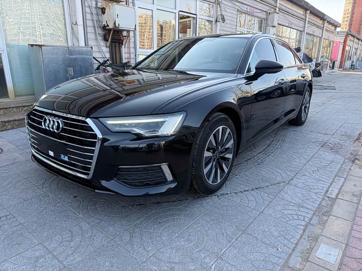 Фото 1 - Audi A6L