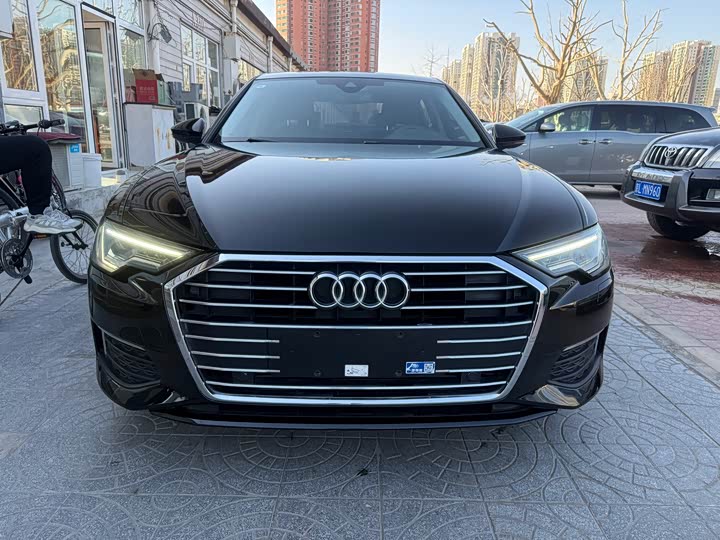 Фото 2 - Audi A6L