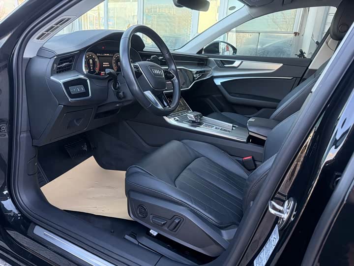 Фото 4 - Audi A6L