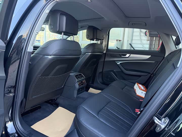 Фото 6 - Audi A6L