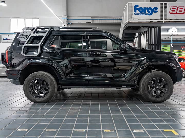 Фото 7 - Tank 400 Hybrid