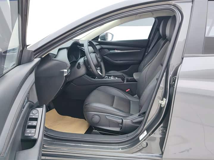 Фото 9 - Mazda 3 (Axela)