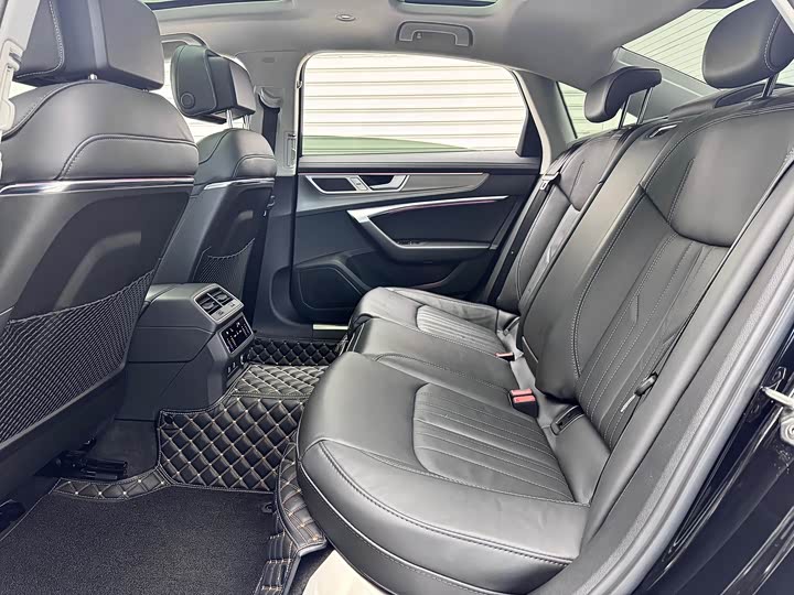 Фото 7 - Audi A6L