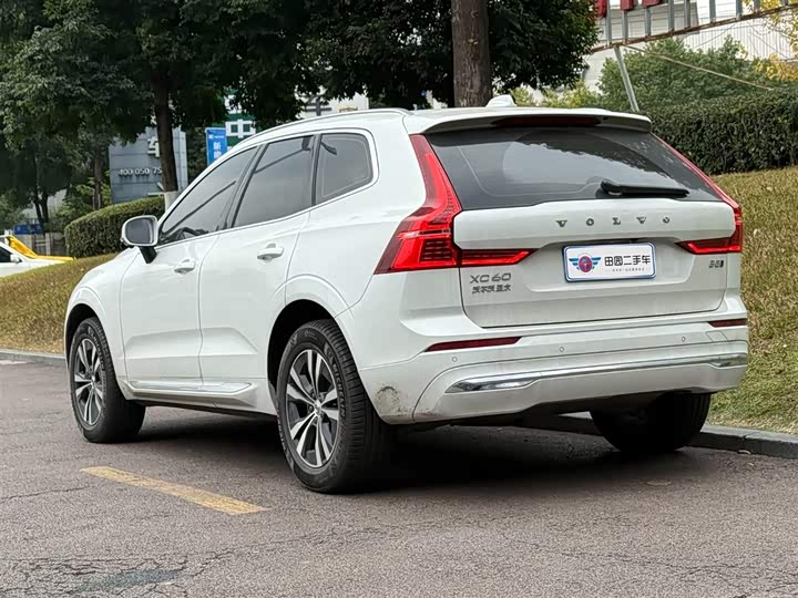 Фото 4 - Volvo XC60