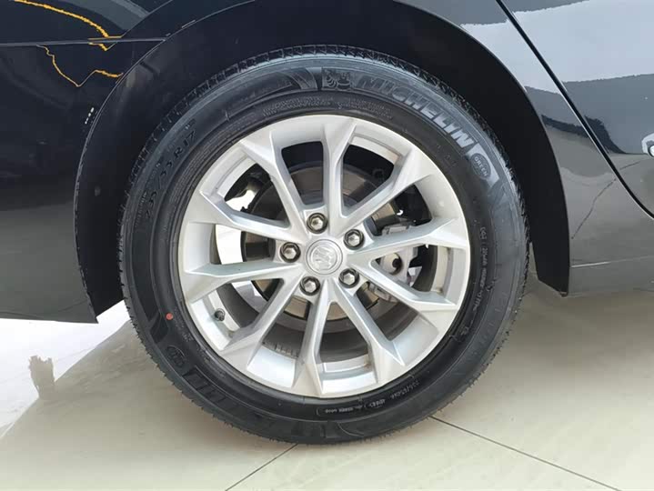 Фото 6 - Buick LaCrosse