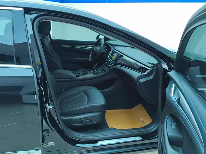 Фото 8 - Buick LaCrosse