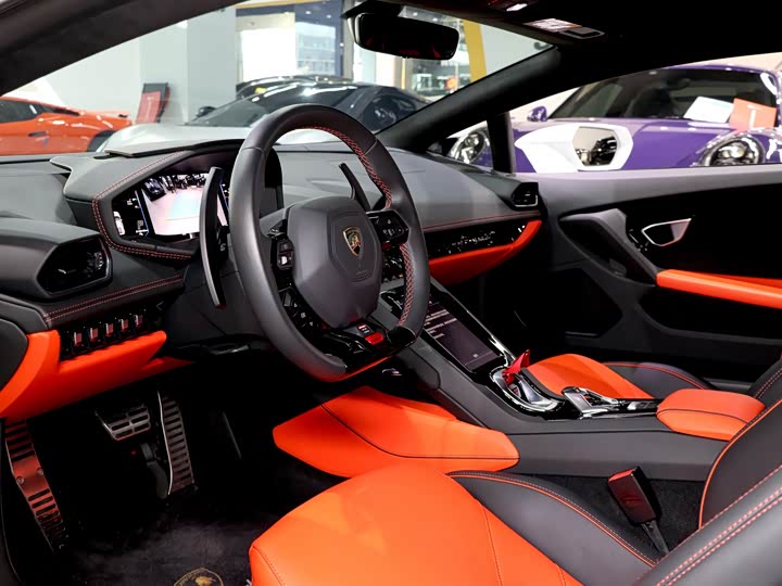 Фото 2 - Lamborghini Huracán