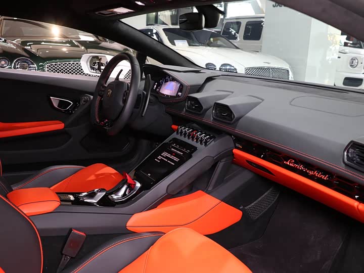 Фото 3 - Lamborghini Huracán