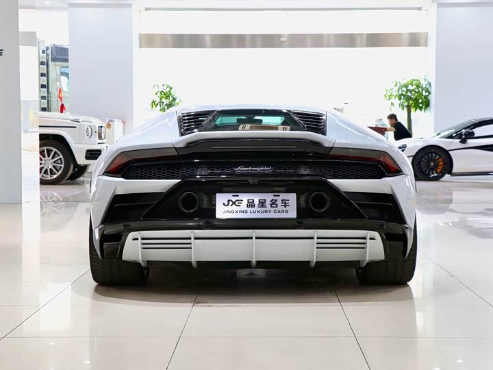 Фото 9 - Lamborghini Huracán