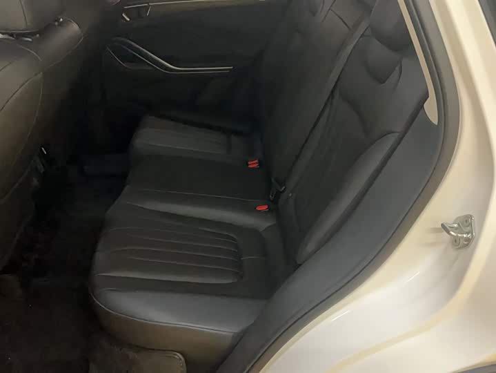 Фото 8 - Bestune T55