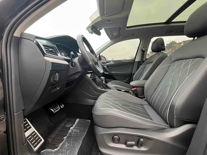 Фото 7 - Volkswagen Tiguan L Pro