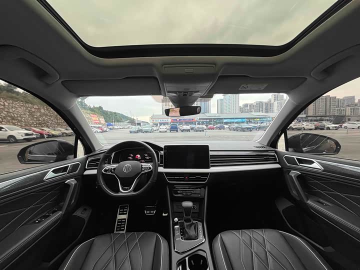 Фото 8 - Volkswagen Tiguan L Pro