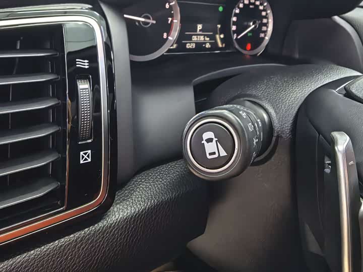 Фото 9 - Honda UR-V