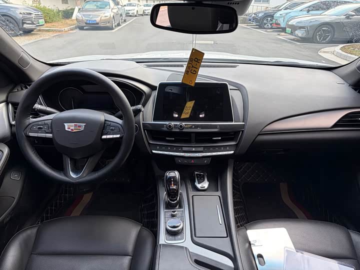 Фото 8 - Cadillac CT5