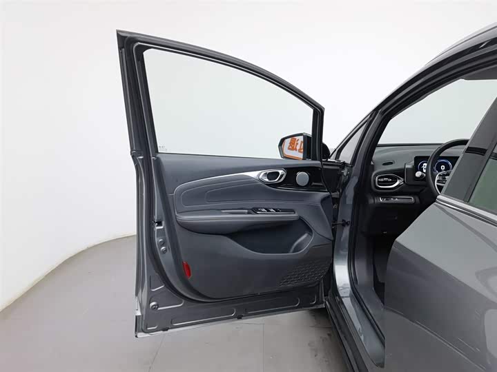 Фото 8 - GAC Aion V