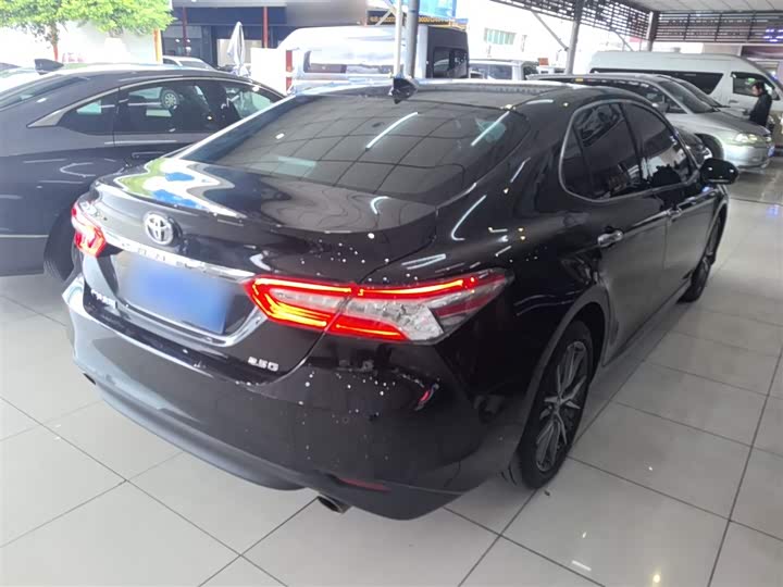 Фото 7 - Toyota Camry