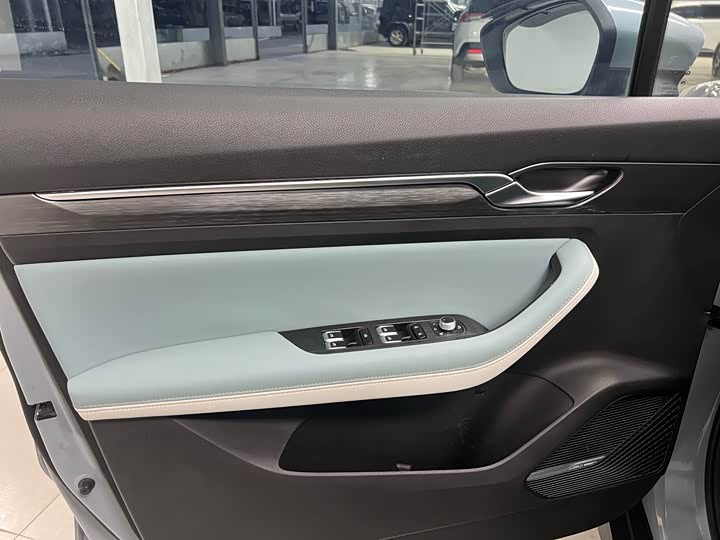 Фото 5 - Geely Emgrand GS