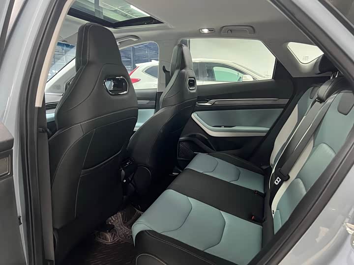 Фото 9 - Geely Emgrand GS