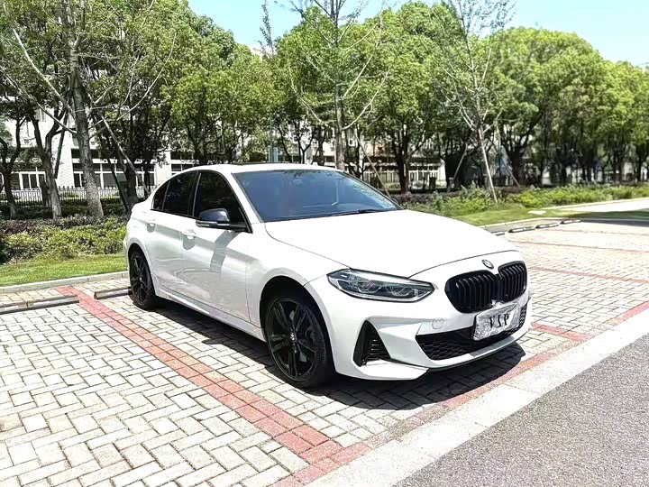 Фото 3 - BMW 1 Series