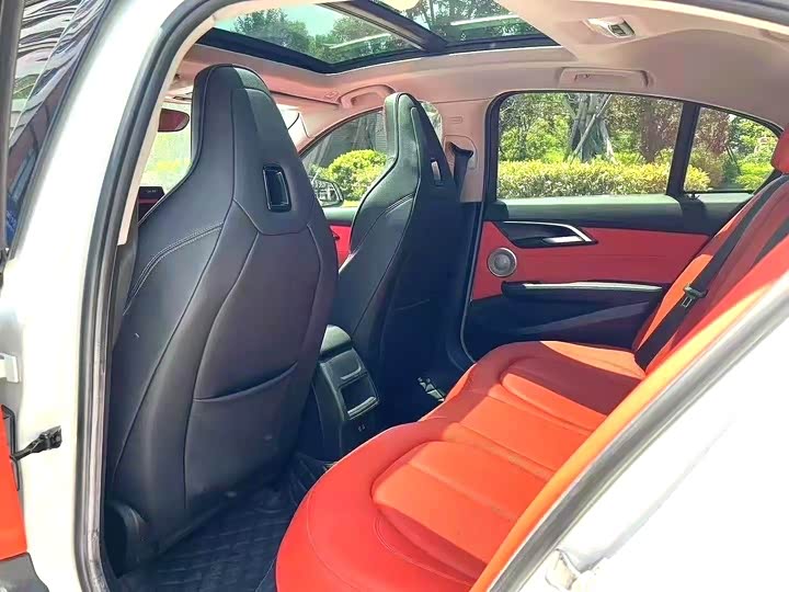 Фото 6 - BMW 1 Series