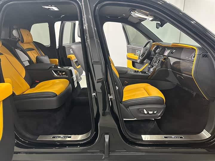 Фото 4 - Rolls-Royce Cullinan