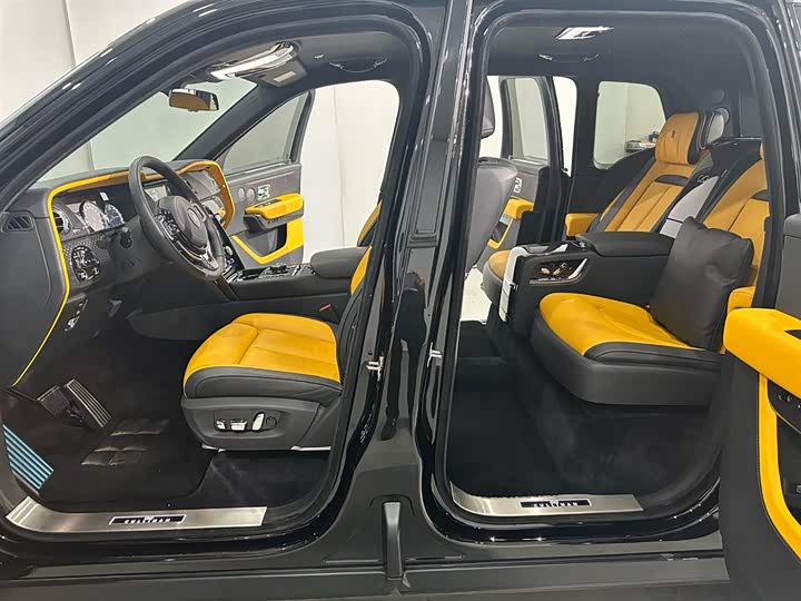 Фото 9 - Rolls-Royce Cullinan