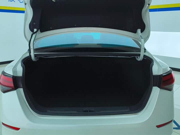 Фото 4 - Nissan Sylphy