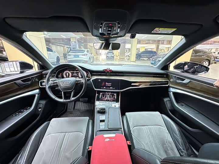 Фото 5 - Audi A6L