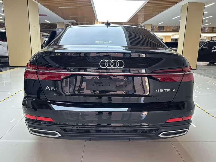Фото 8 - Audi A6L