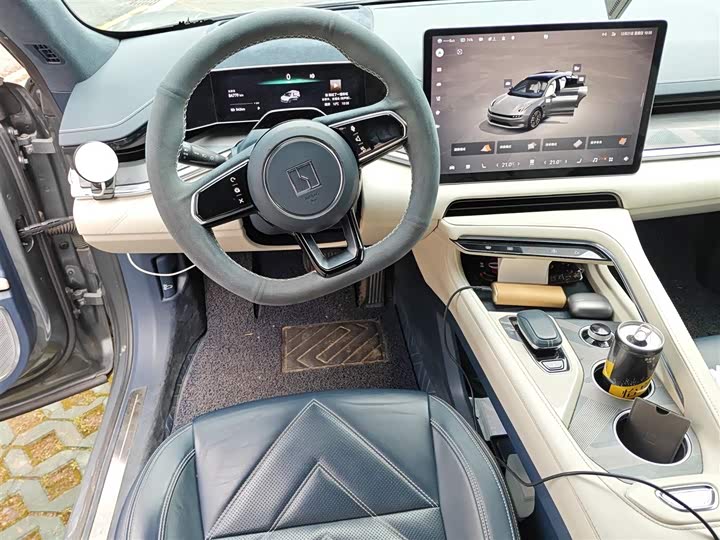 Фото 3 - Zeekr 001